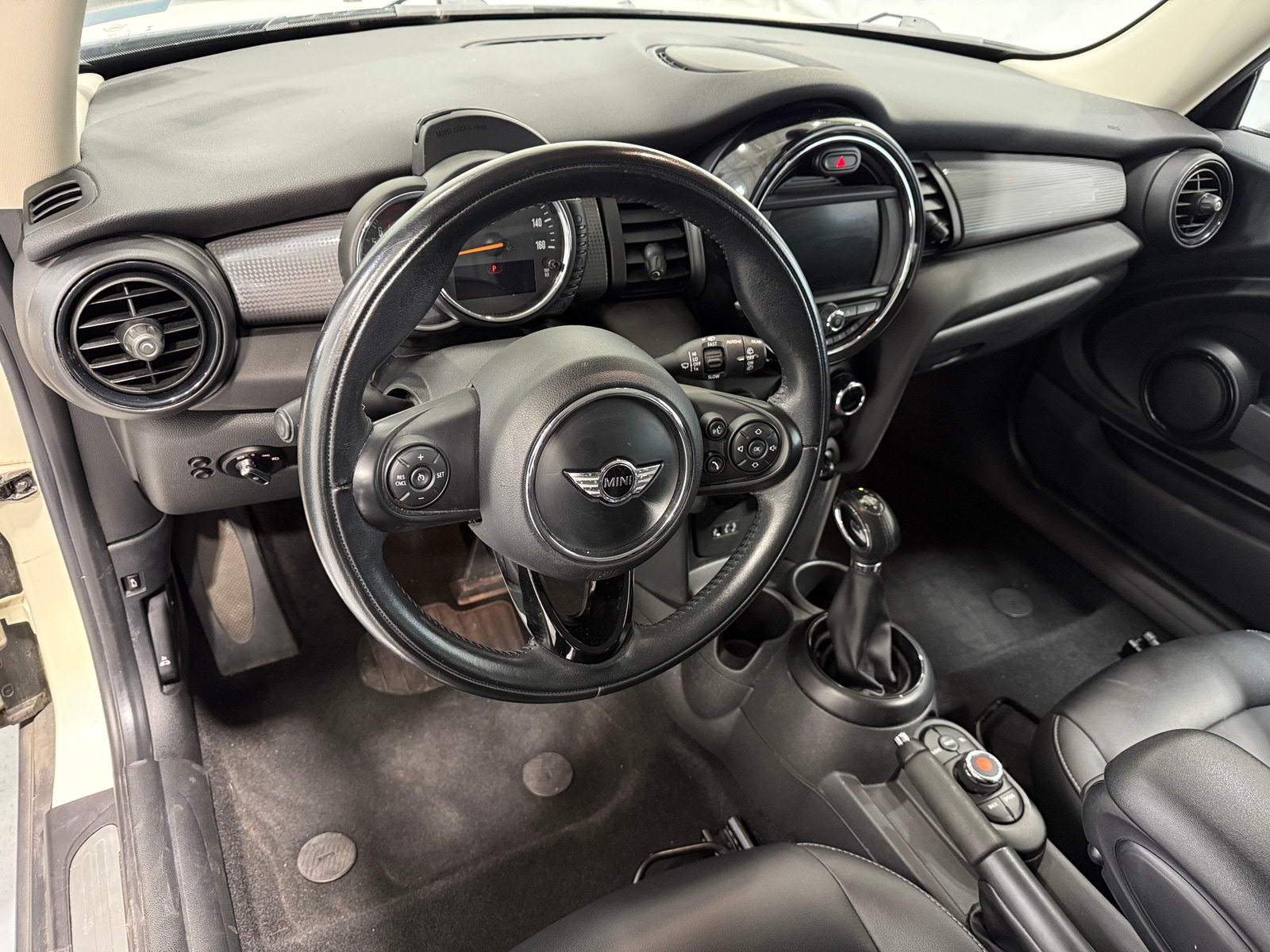 Thumbnail: 2017 MINI Cooper Hardtop - 2