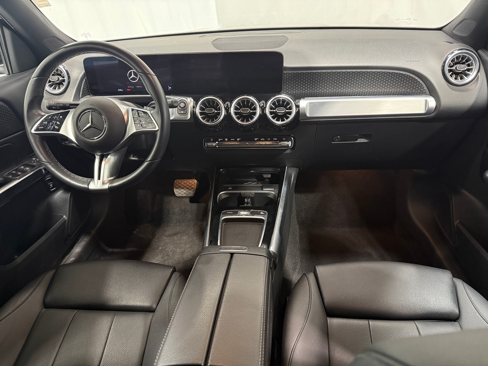 Thumbnail: 2025 Mercedes-Benz GLB - 3