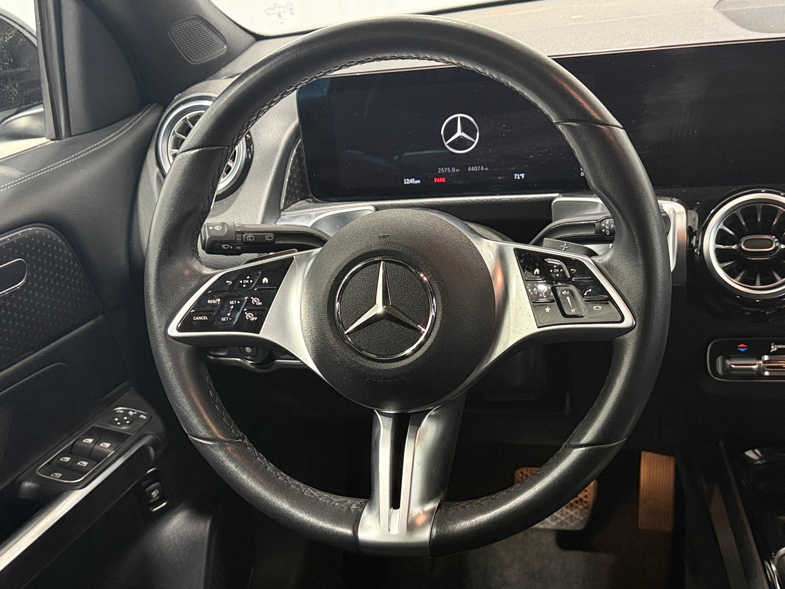 Thumbnail: 2025 Mercedes-Benz GLB - 5