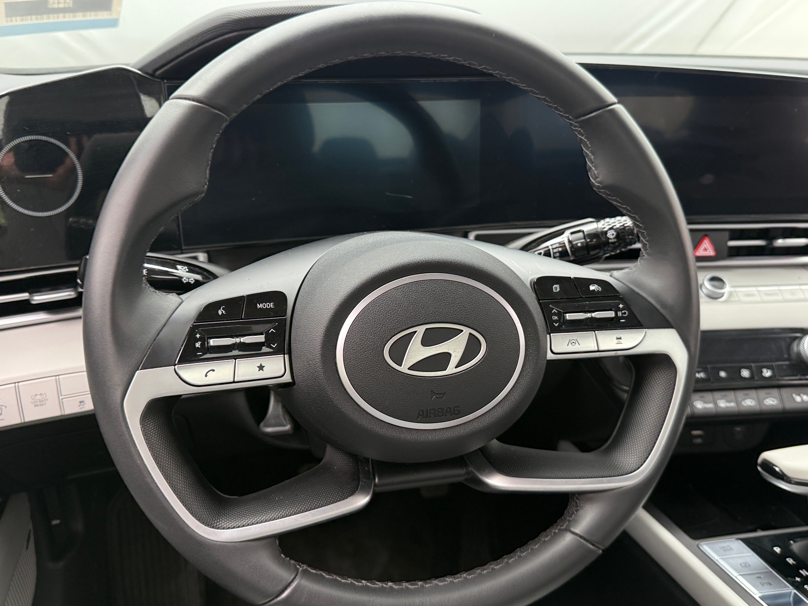 Thumbnail: 2024 Hyundai Elantra - 4