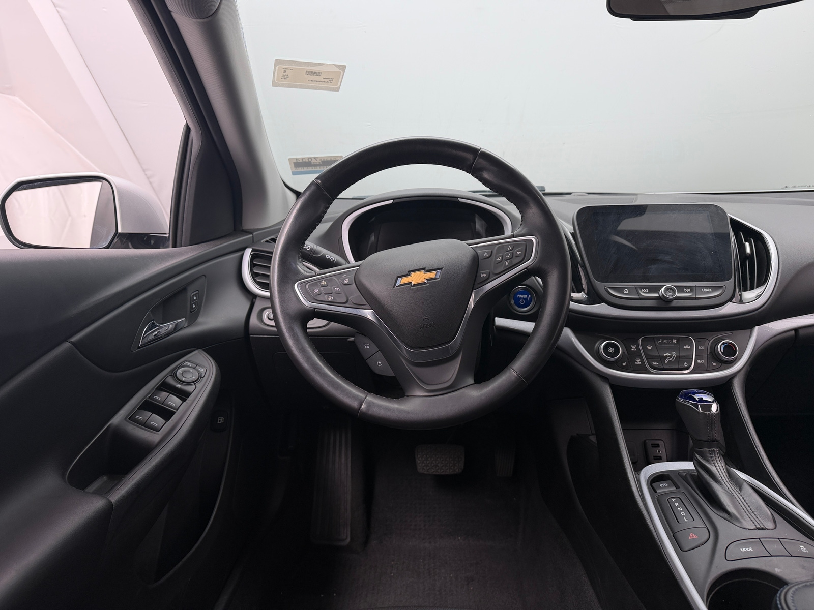 Thumbnail: 2018 Chevrolet Volt - 4