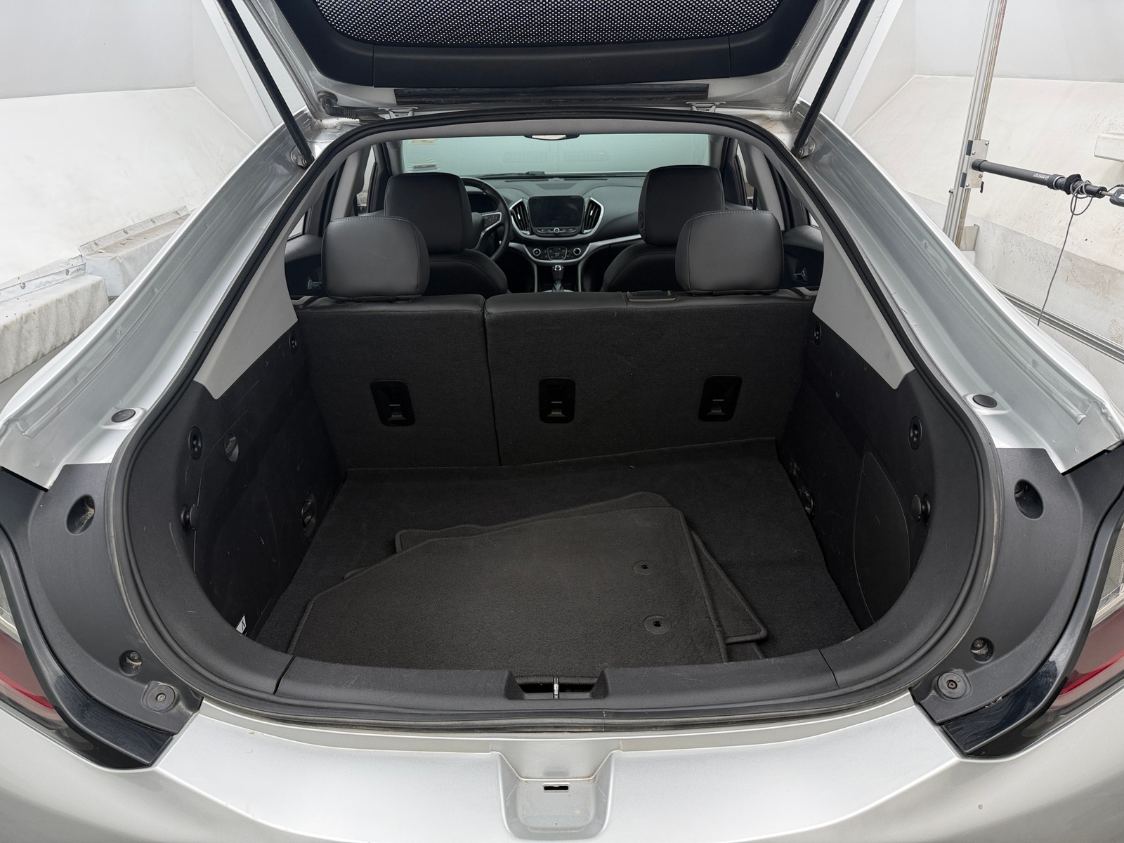 Thumbnail: 2018 Chevrolet Volt - 6