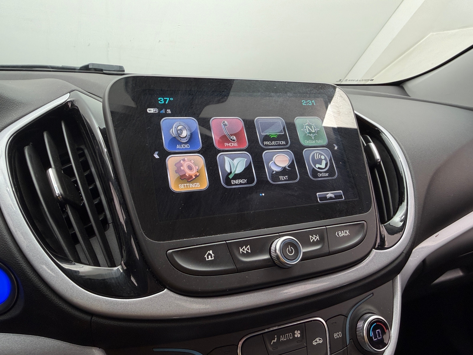 Thumbnail: 2018 Chevrolet Volt - 3