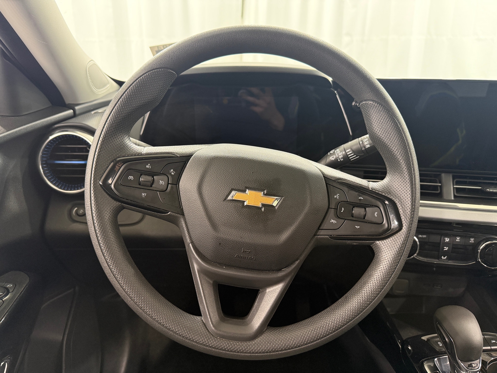 Thumbnail: 2025 Chevrolet Trax - 5