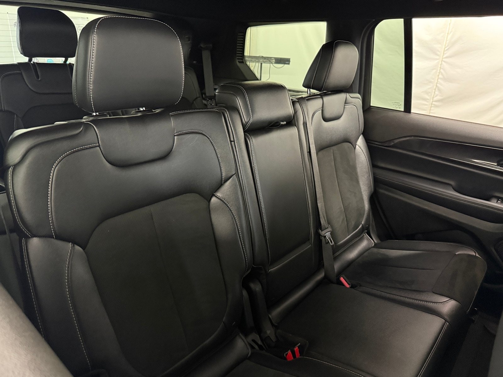 Thumbnail: 2023 Jeep Grand Cherokee L - 5