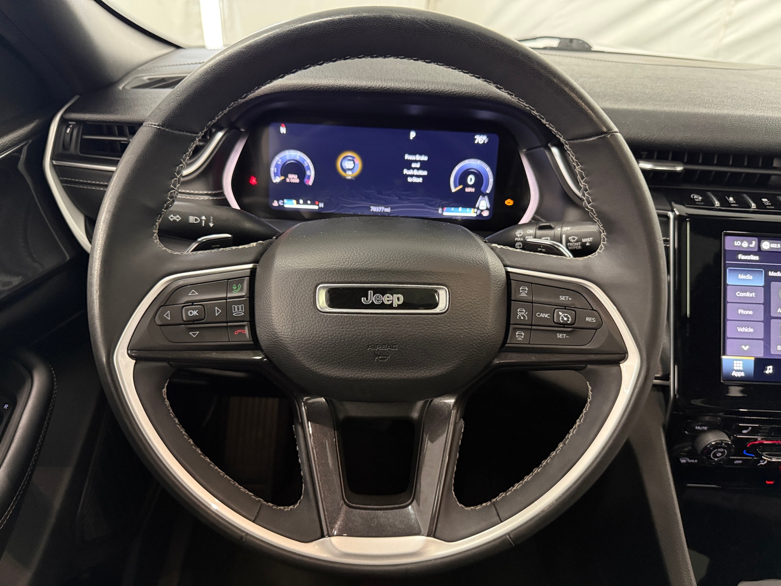 Thumbnail: 2023 Jeep Grand Cherokee L - 4