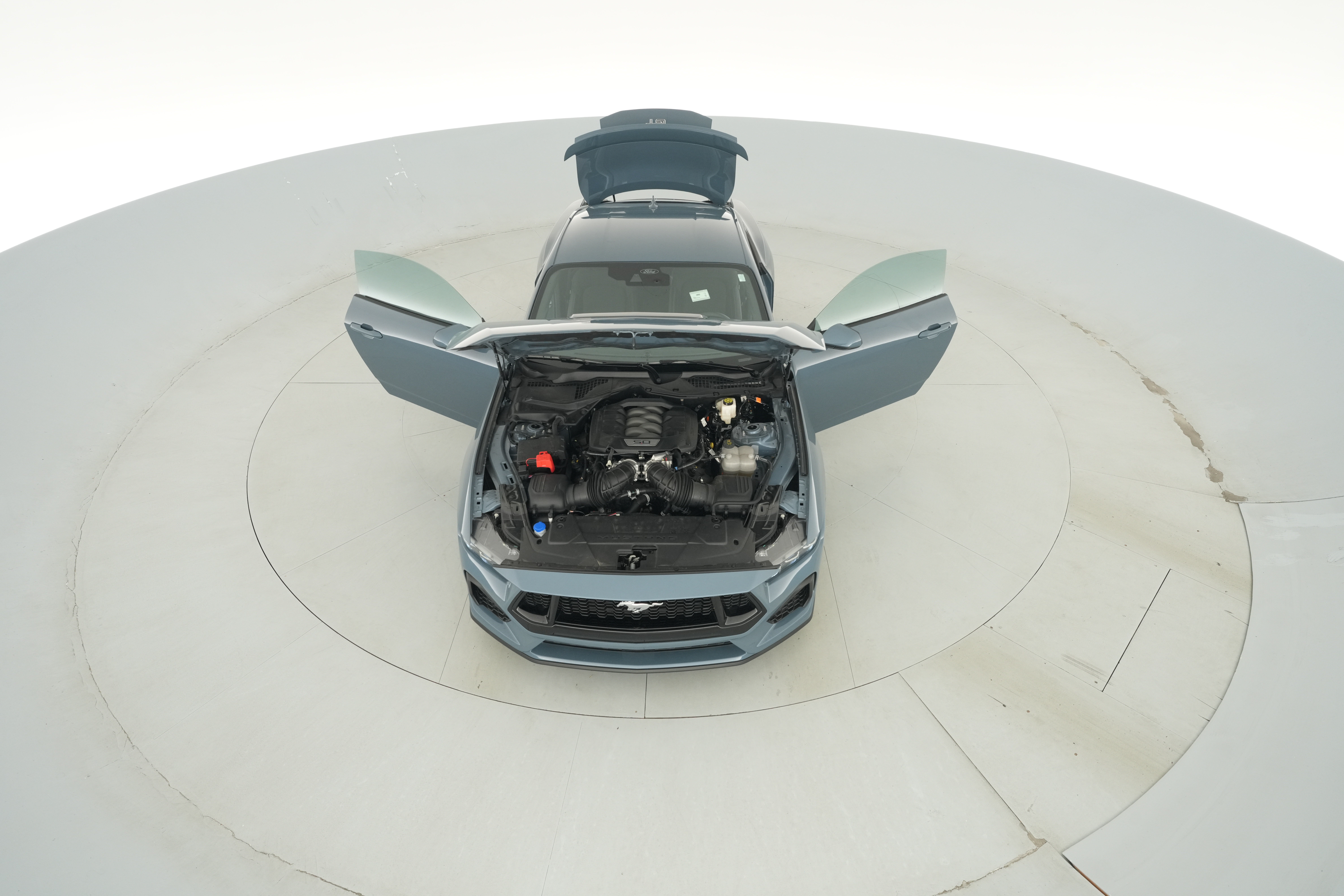 2025 Ford Mustang GT - Photo 14