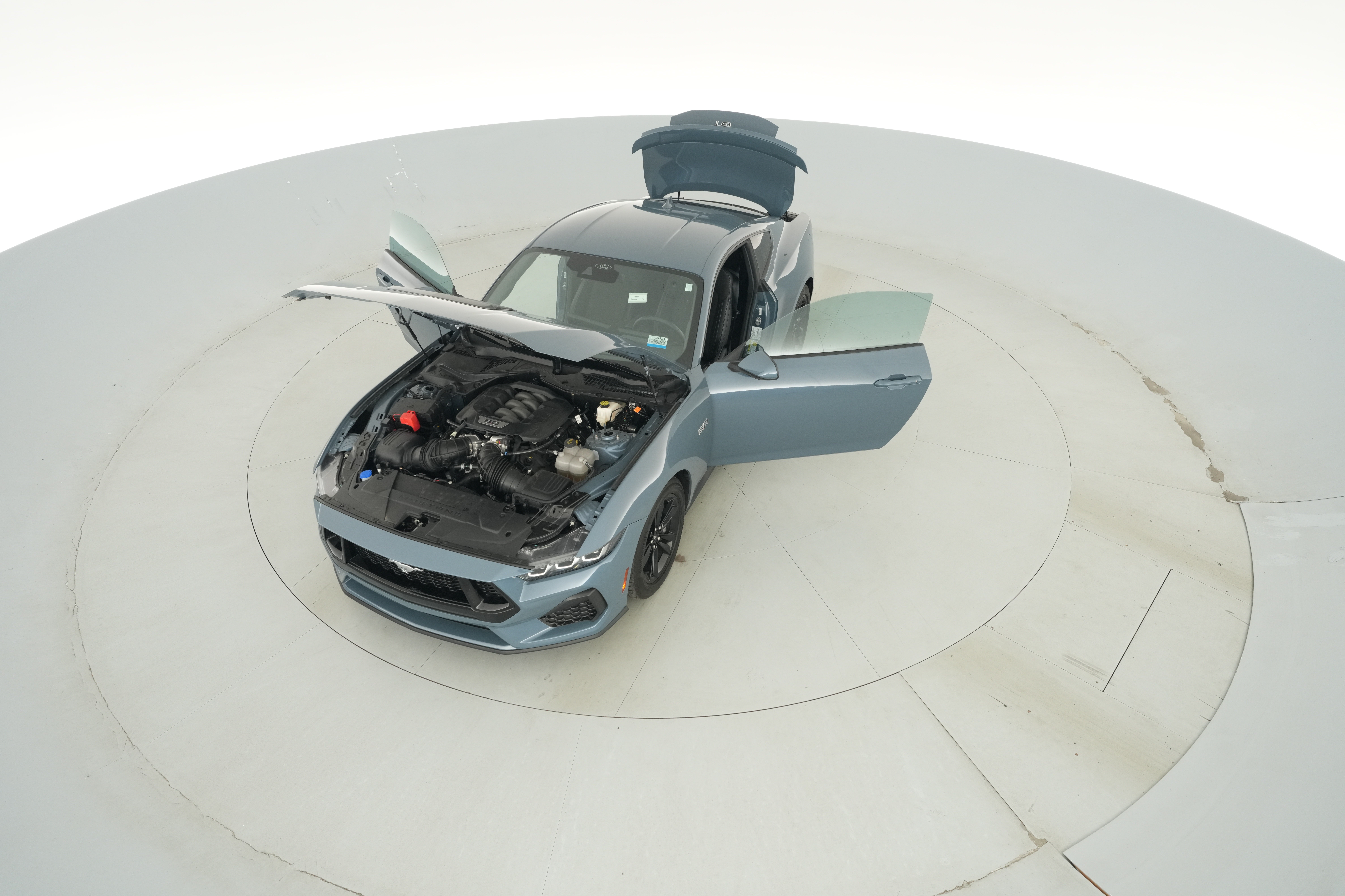 2025 Ford Mustang GT - Photo 15
