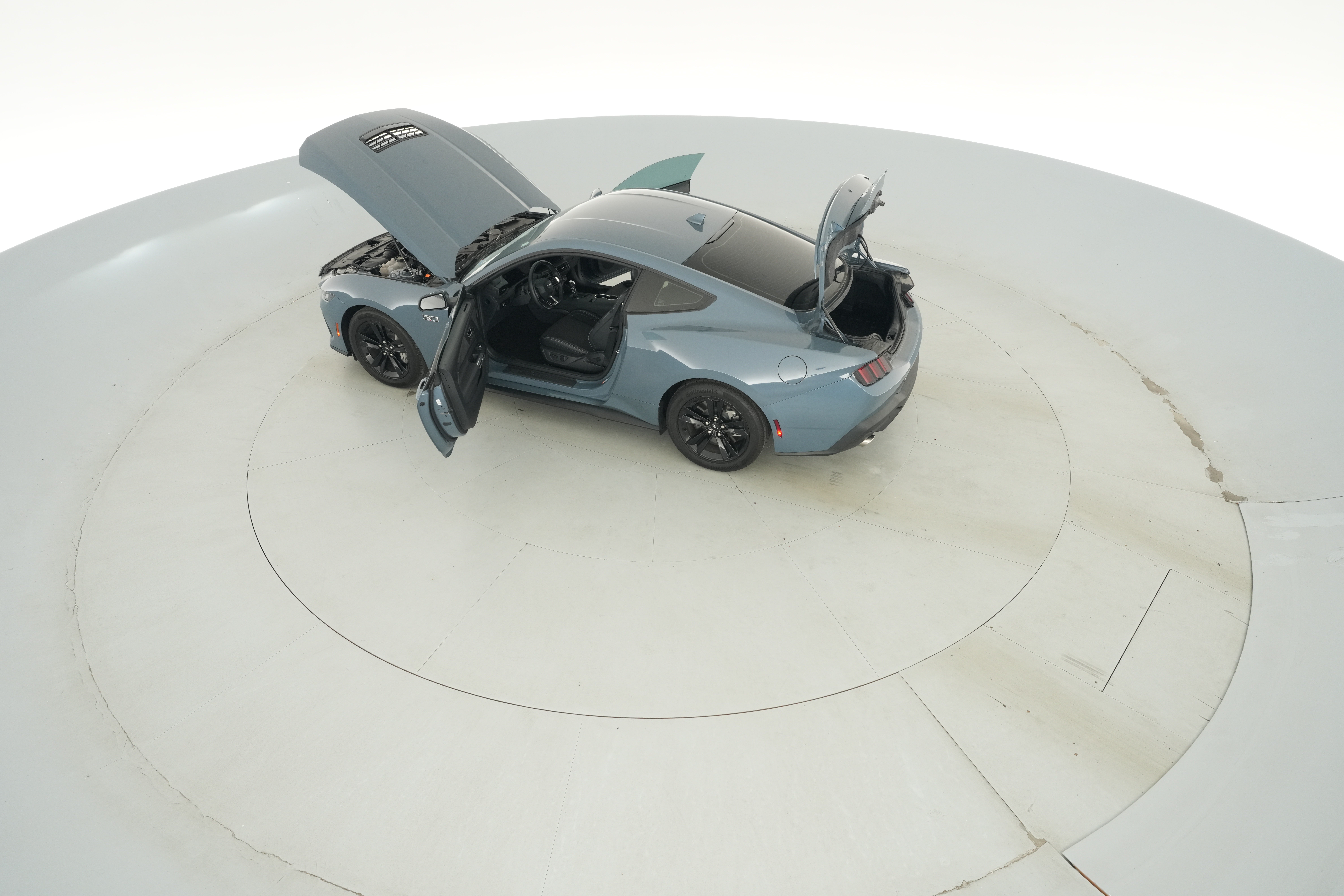 2025 Ford Mustang GT - Photo 19