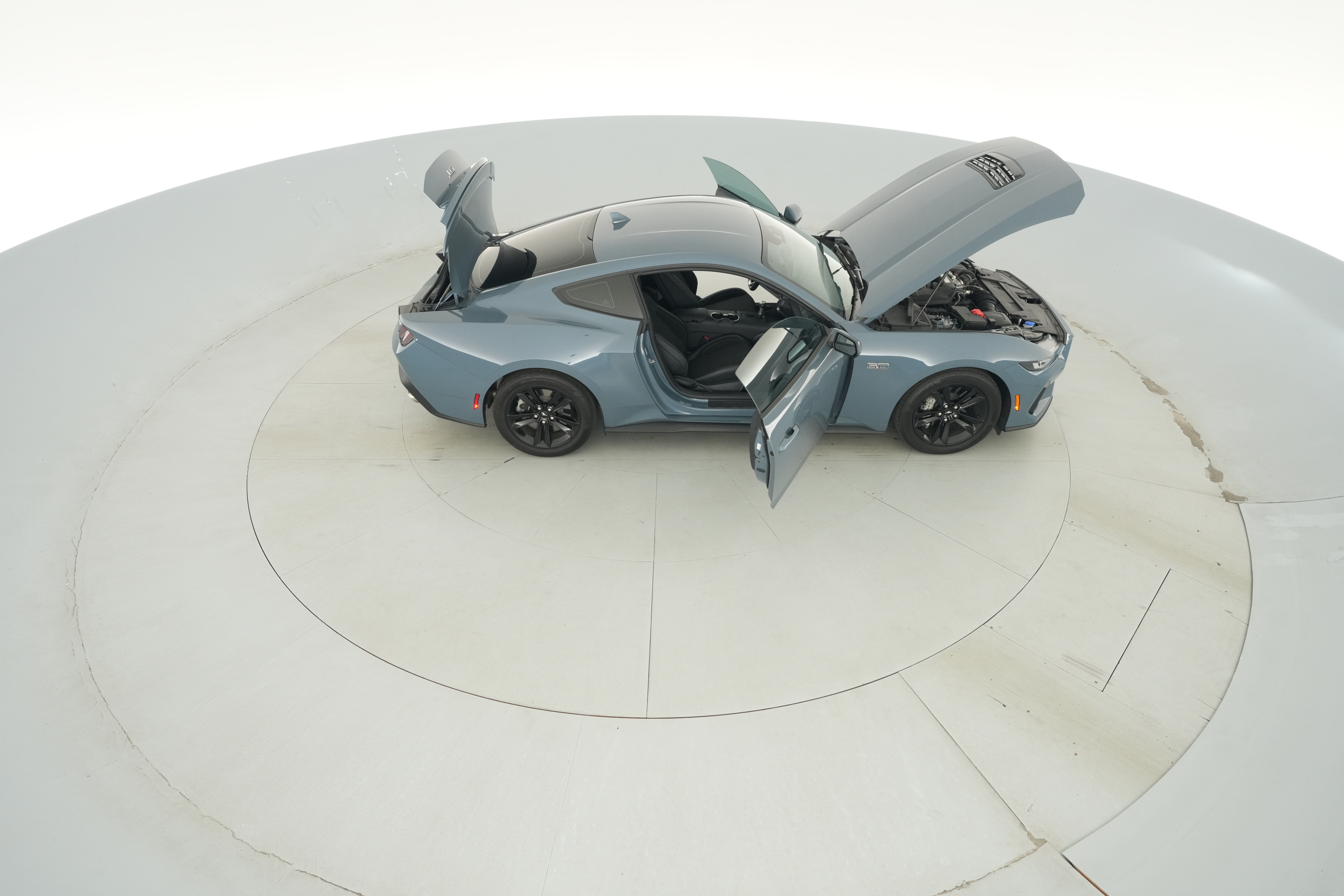 2025 Ford Mustang GT - Photo 26