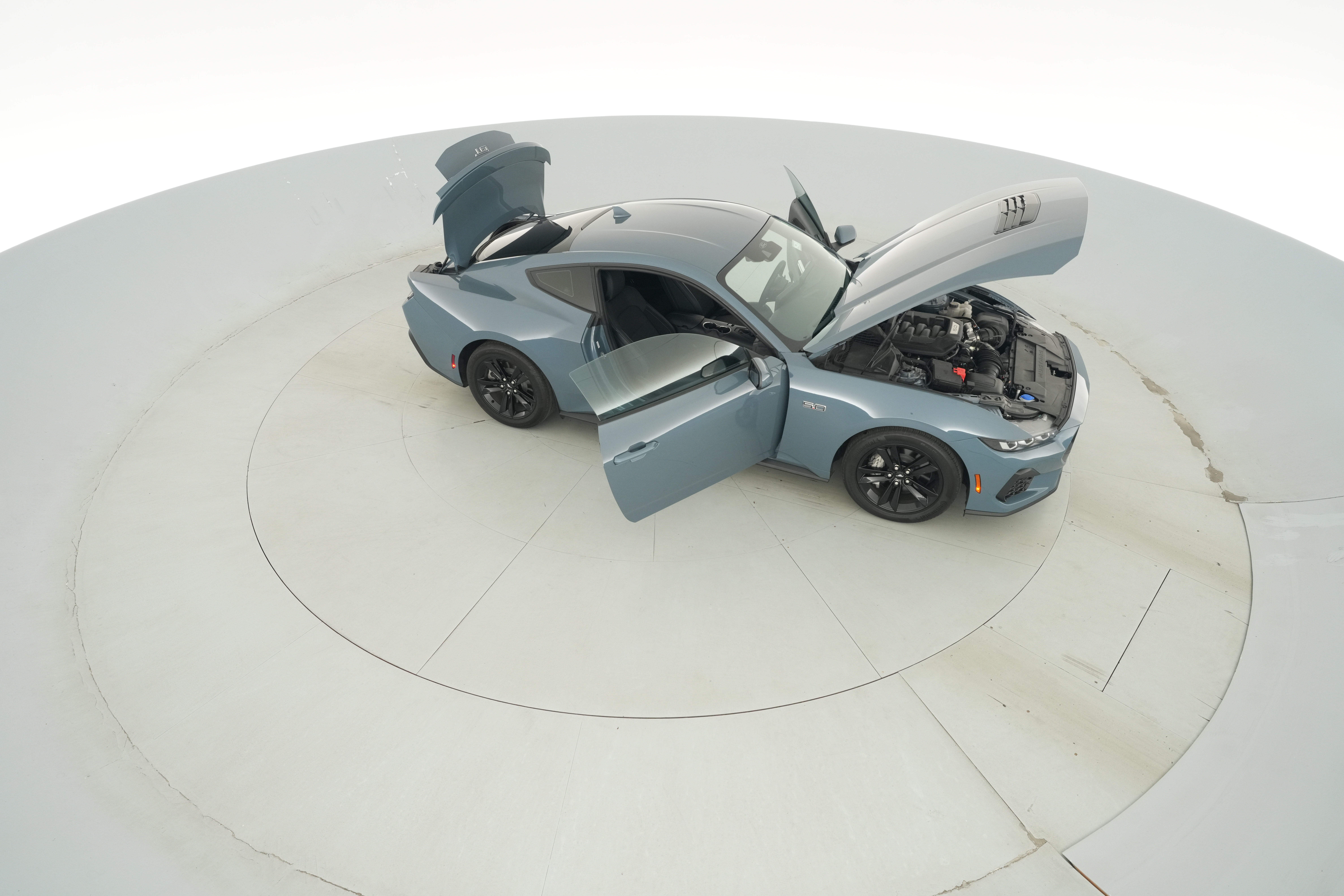 2025 Ford Mustang GT - Photo 27