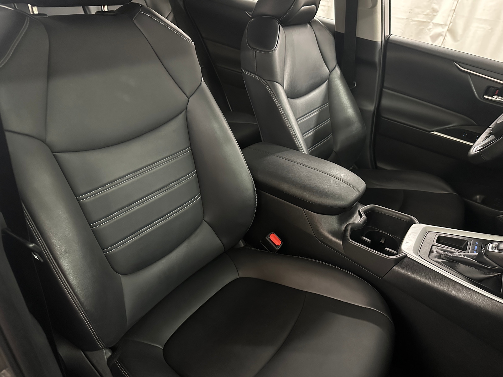 Thumbnail: 2022 Toyota RAV4 - 2