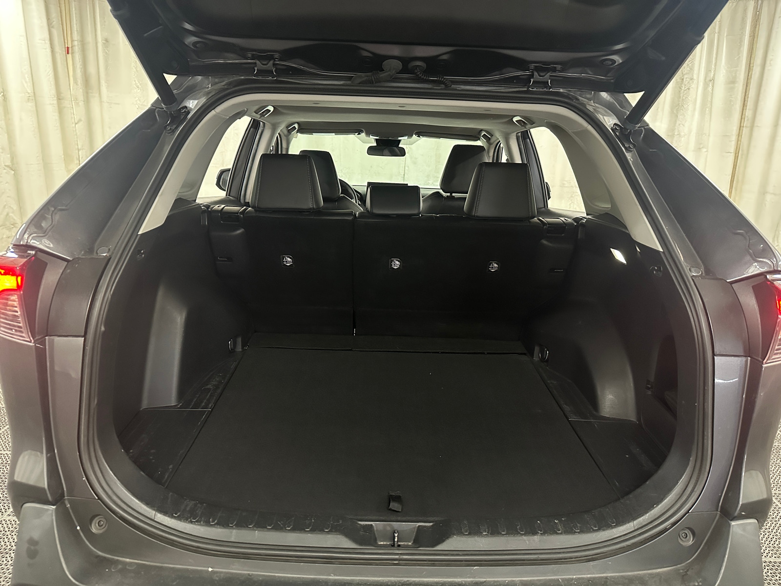 Thumbnail: 2022 Toyota RAV4 - 7