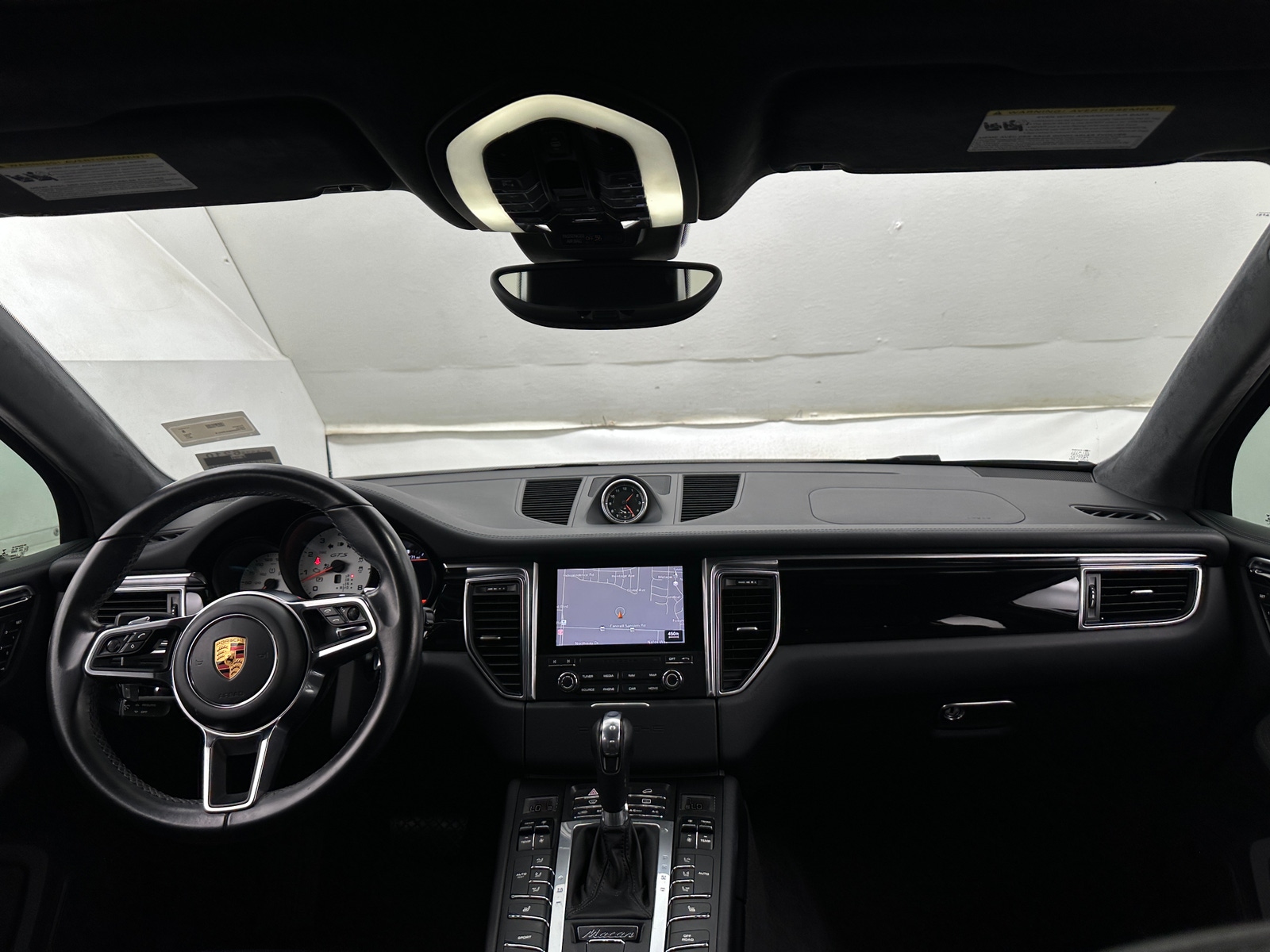 Thumbnail: 2017 Porsche Macan - 2