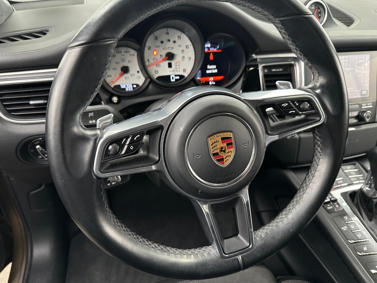 Thumbnail: 2017 Porsche Macan - 4