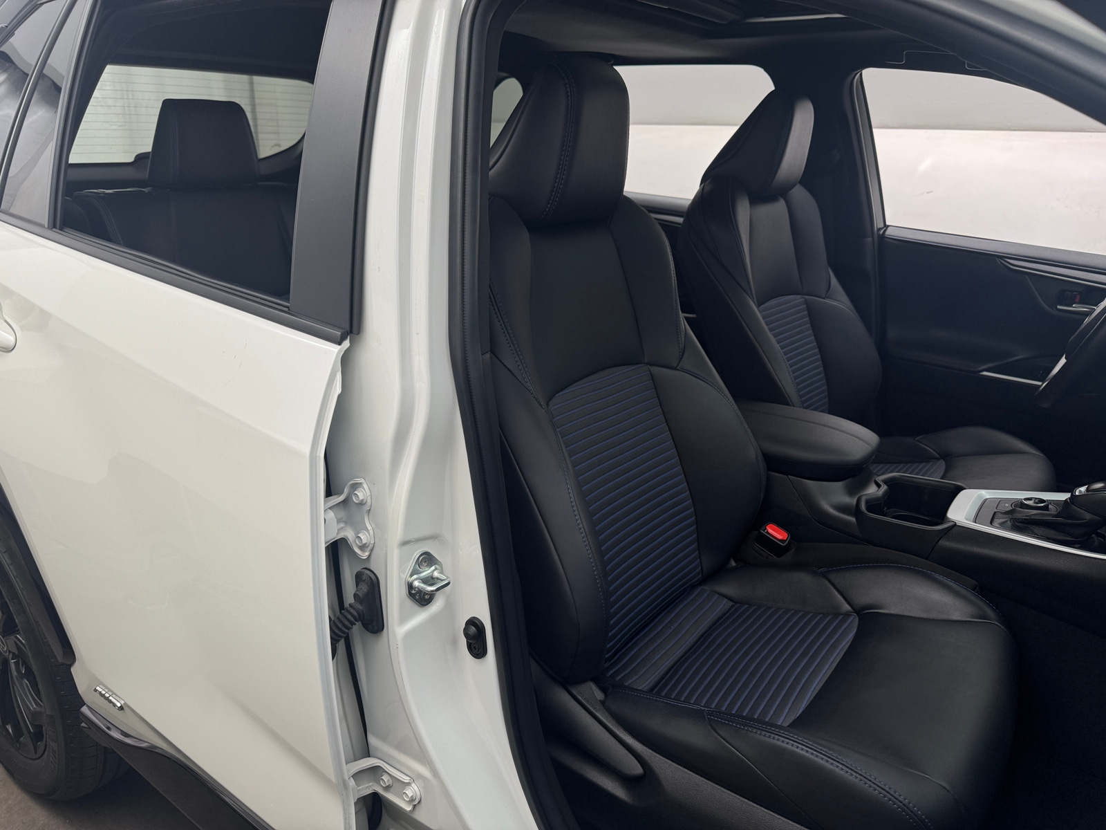 Thumbnail: 2022 Toyota RAV4 - 2