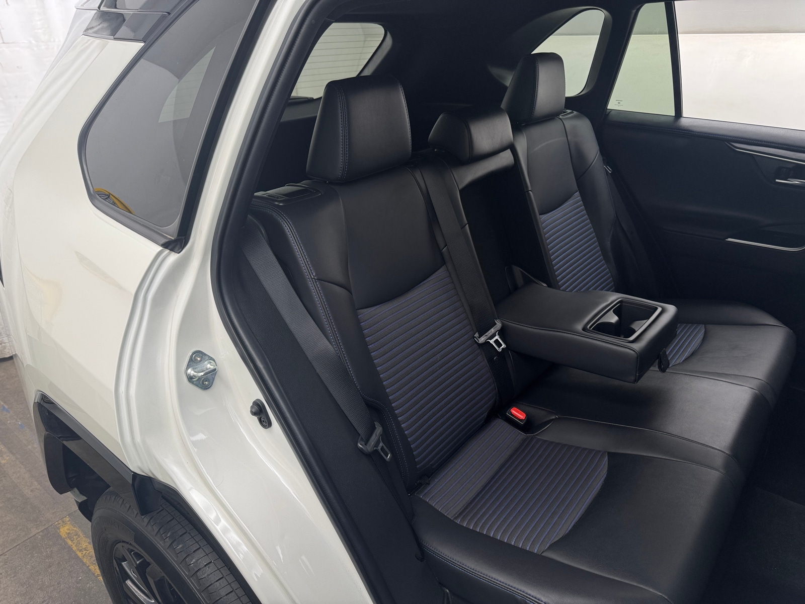 Thumbnail: 2022 Toyota RAV4 - 6