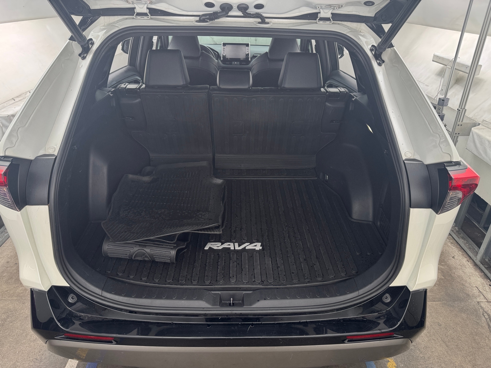 Thumbnail: 2022 Toyota RAV4 - 7