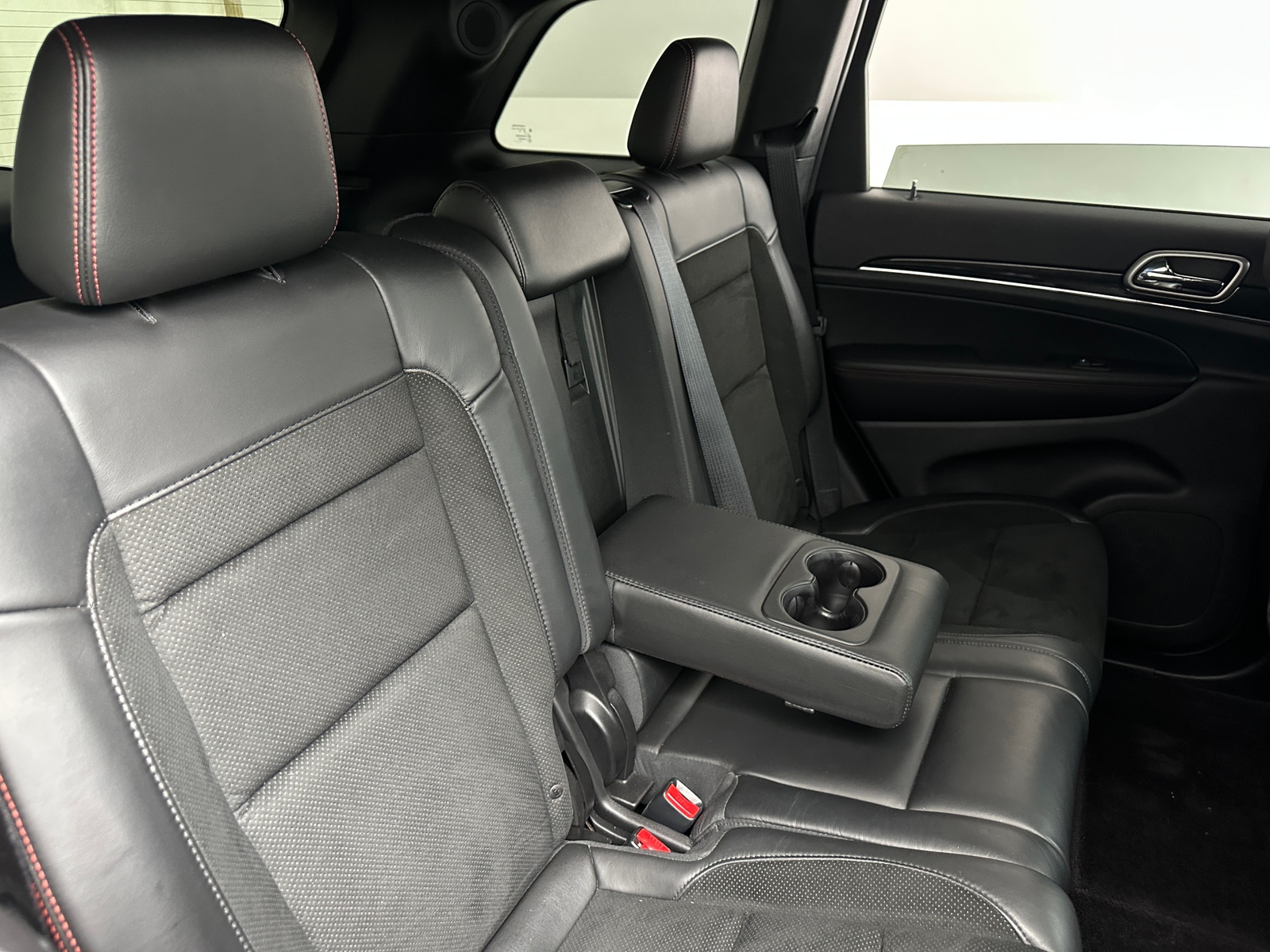 Thumbnail: 2017 Jeep Grand Cherokee - 5