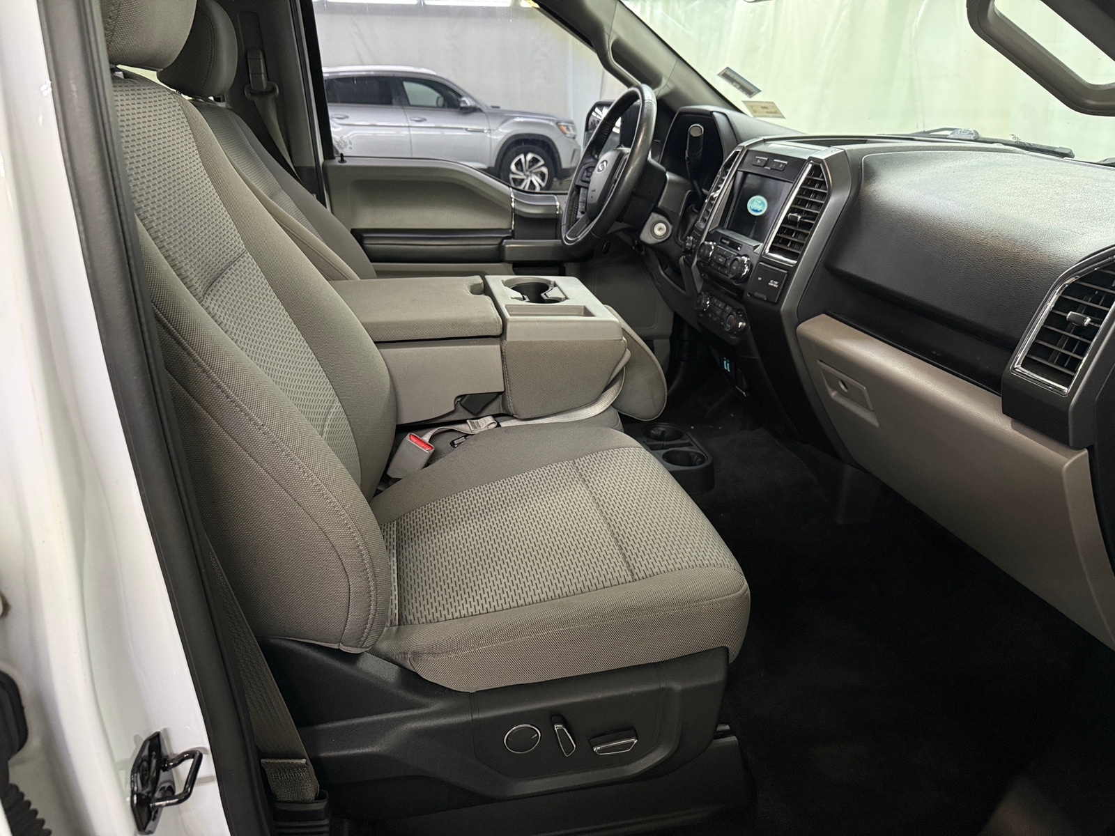 Thumbnail: 2017 Ford Econoline - 2