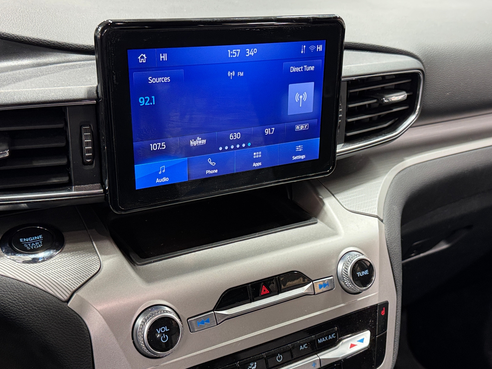 Thumbnail: 2022 Ford Explorer - 3