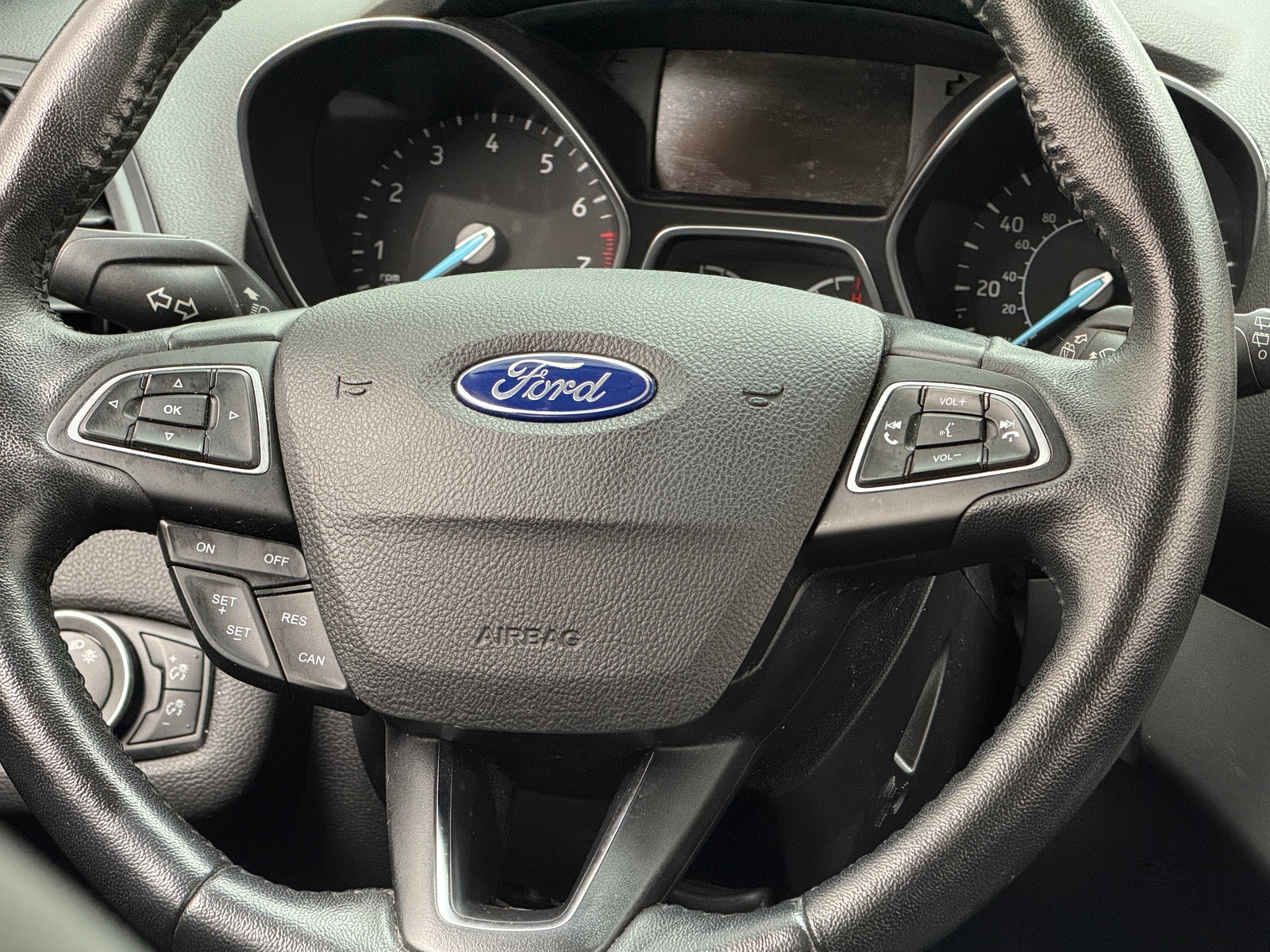 Thumbnail: 2019 Ford Escape - 4