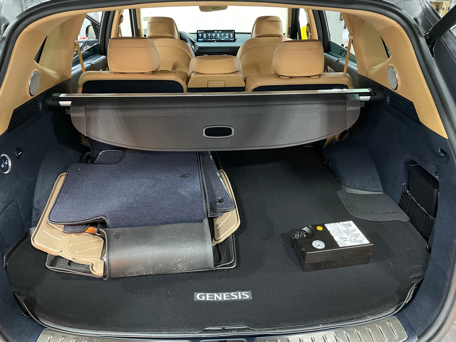 Thumbnail: 2023 Genesis GV80 - 6