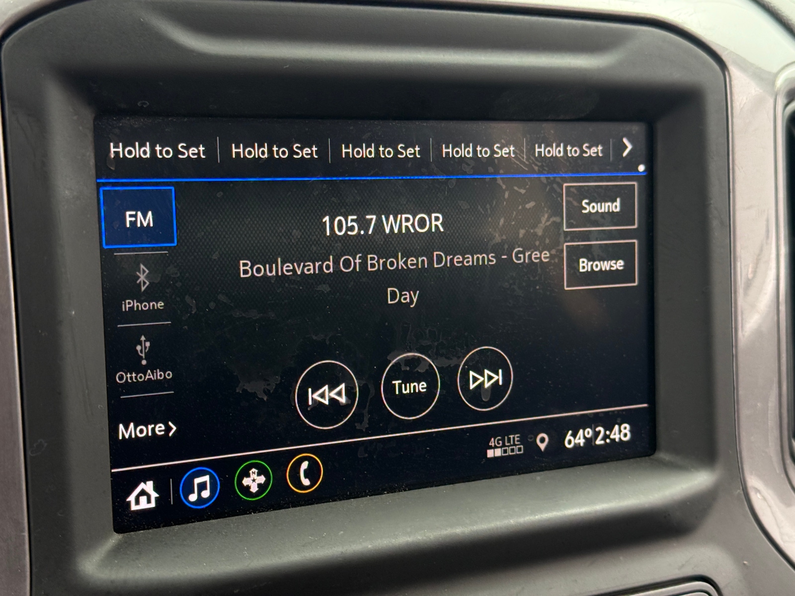 Thumbnail: 2022 Chevrolet Silverado 1500 - 4