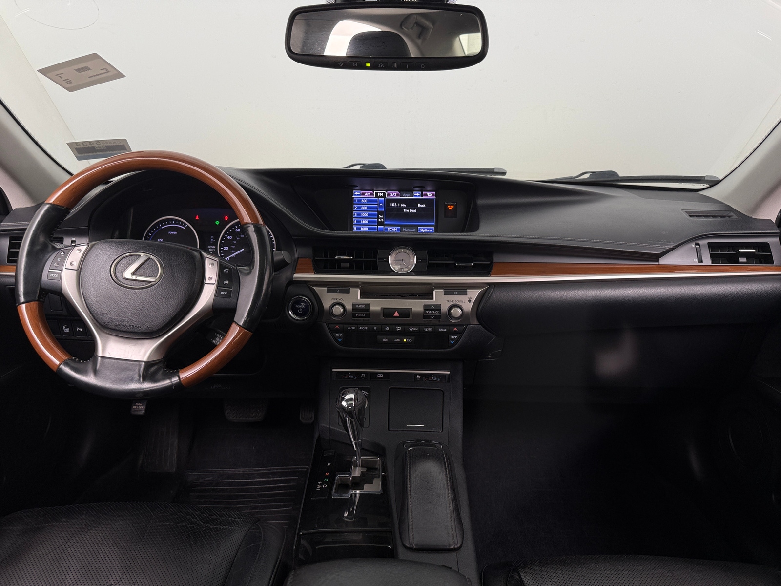 Thumbnail: 2013 Lexus ES - 2