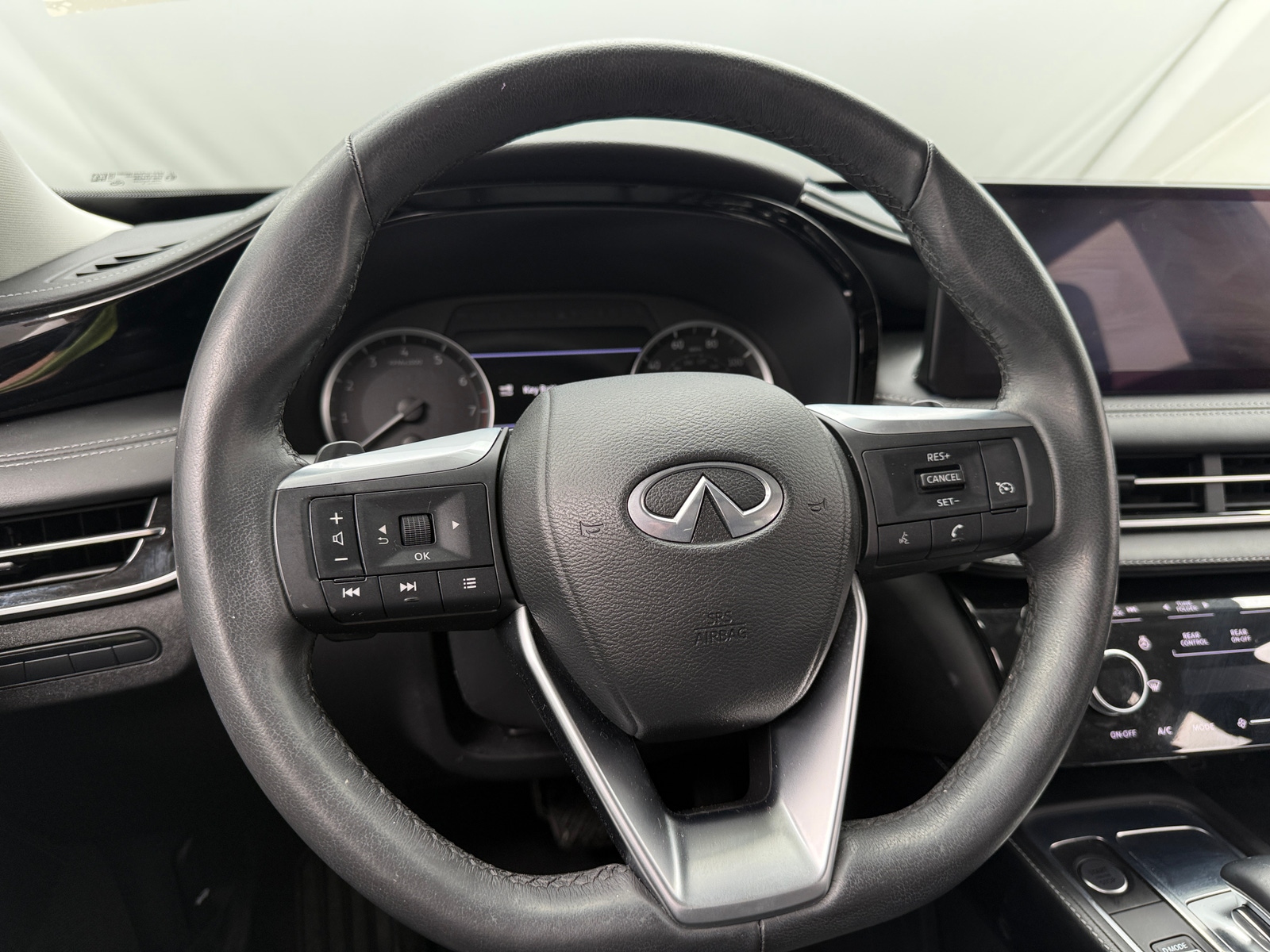 Thumbnail: 2023 INFINITI QX60 - 4