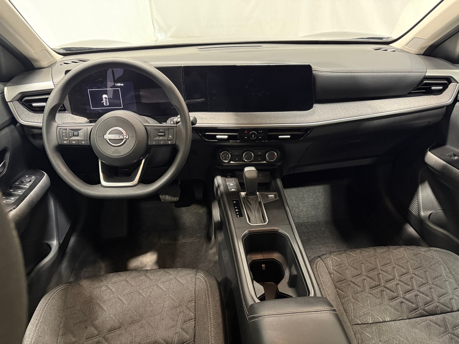 Thumbnail: 2025 Nissan Kicks - 3