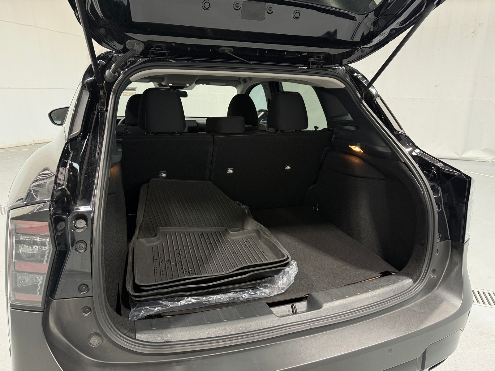 Thumbnail: 2025 Nissan Kicks - 7