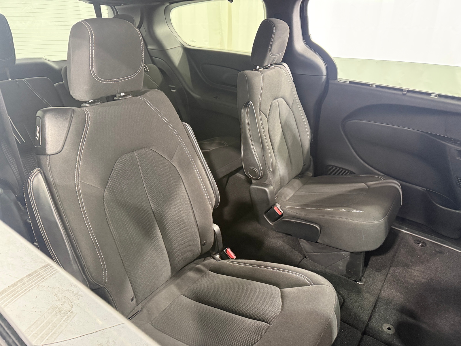 Thumbnail: 2018 Chrysler Pacifica - 6