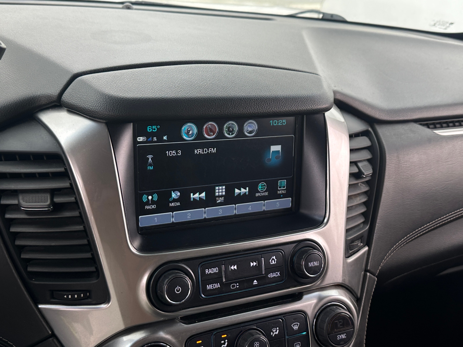 Thumbnail: 2019 Chevrolet Tahoe - 4