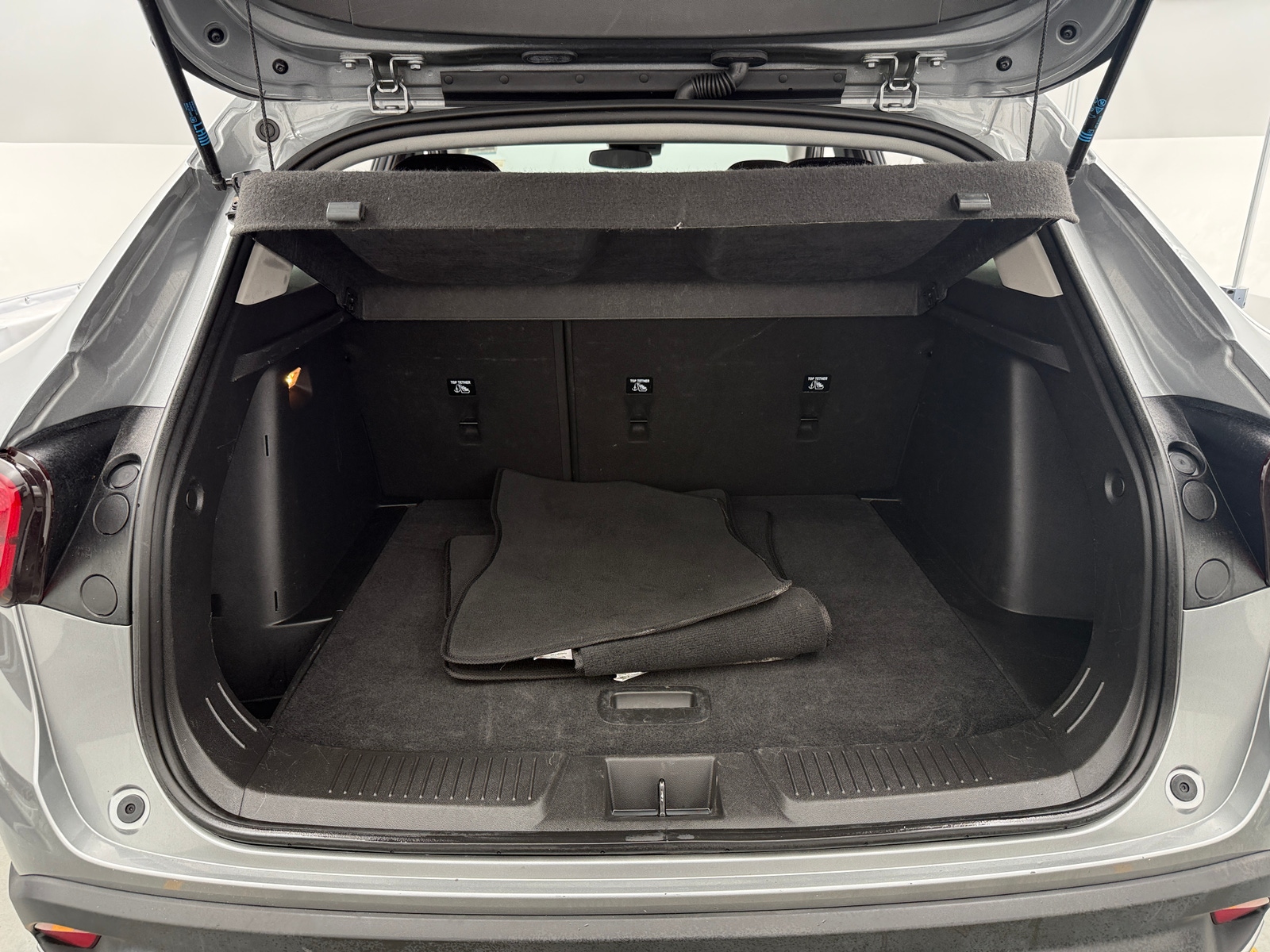 Thumbnail: 2025 Chevrolet Trax - 7