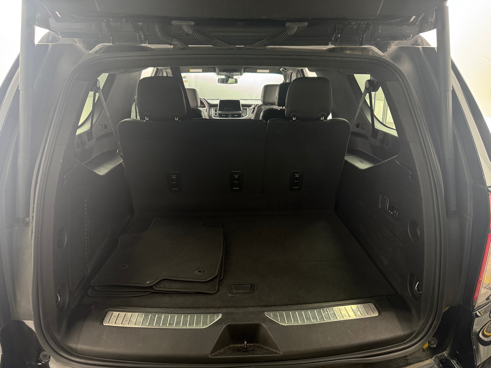 Thumbnail: 2021 Chevrolet Suburban - 6