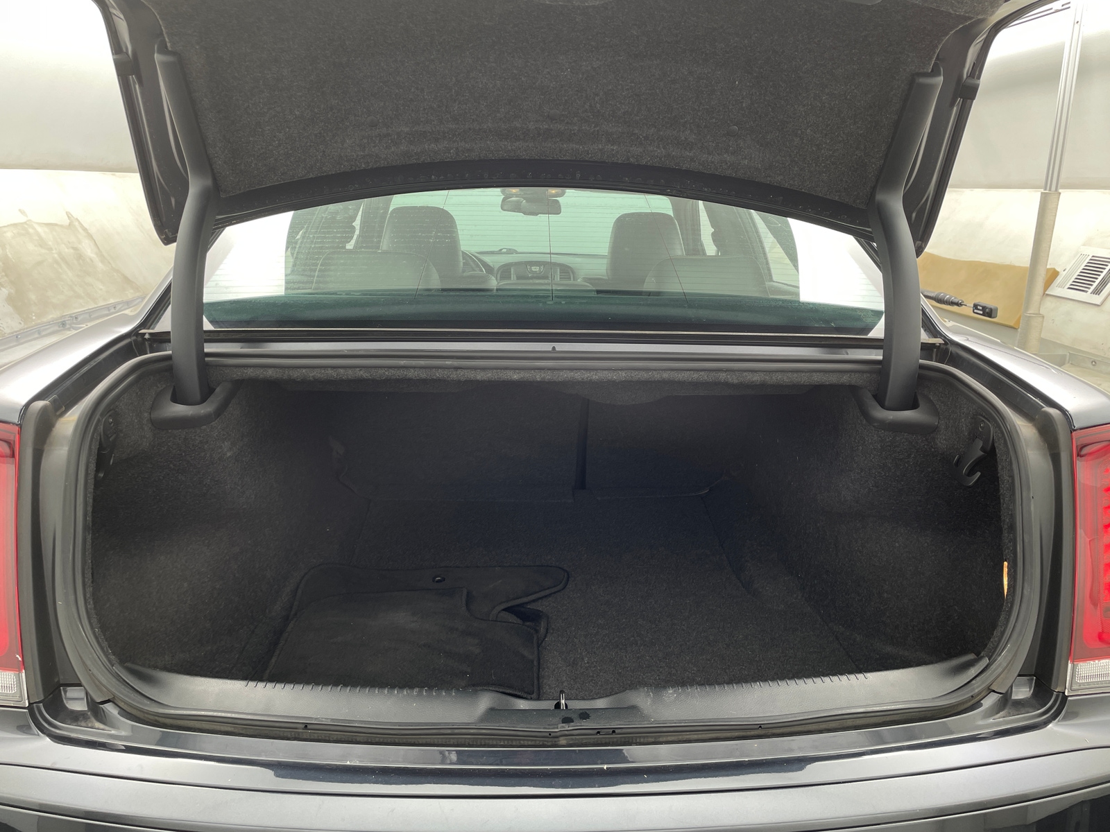 Thumbnail: 2018 Chrysler 300 - 6