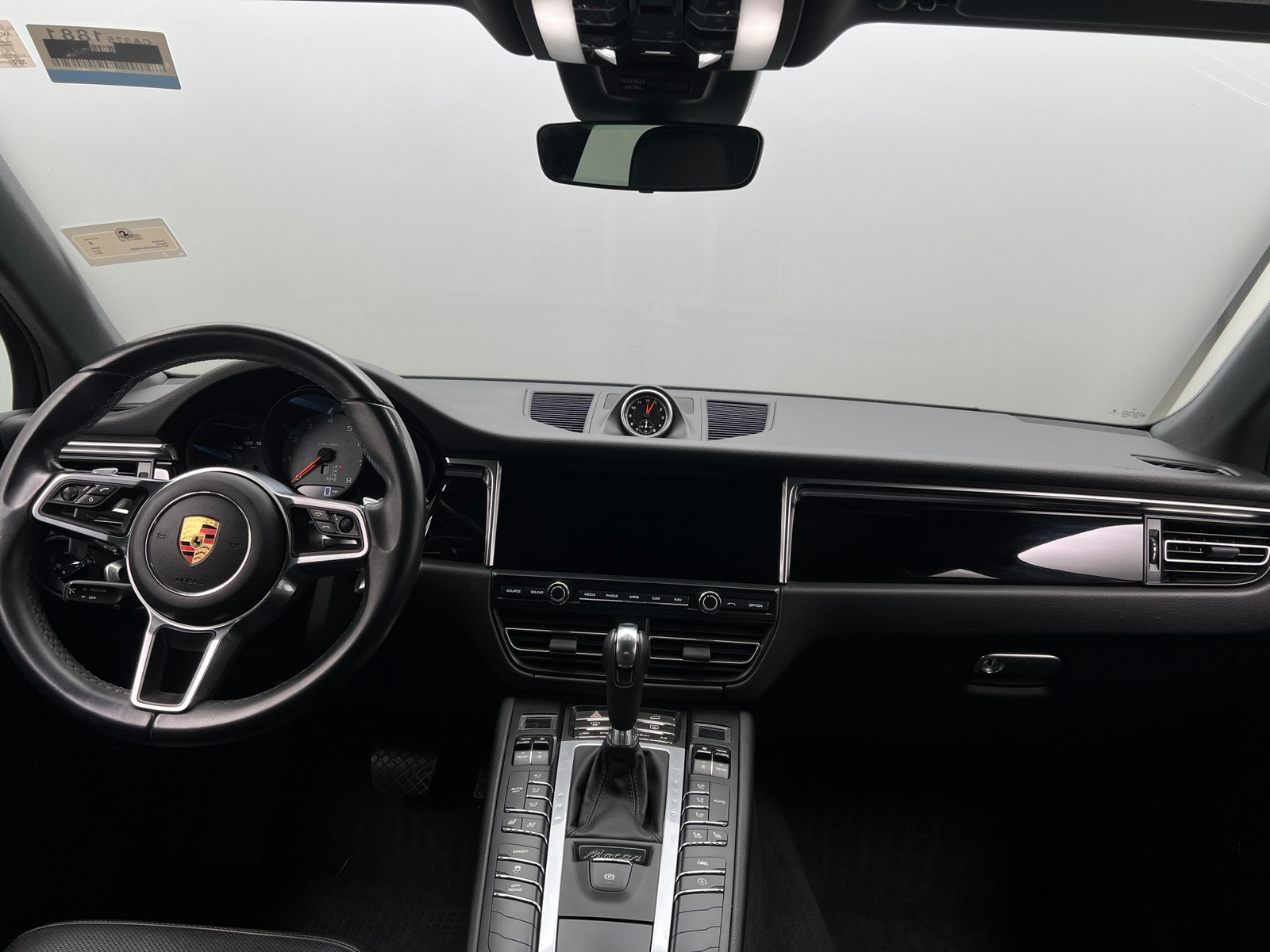 Thumbnail: 2021 Porsche Macan - 2