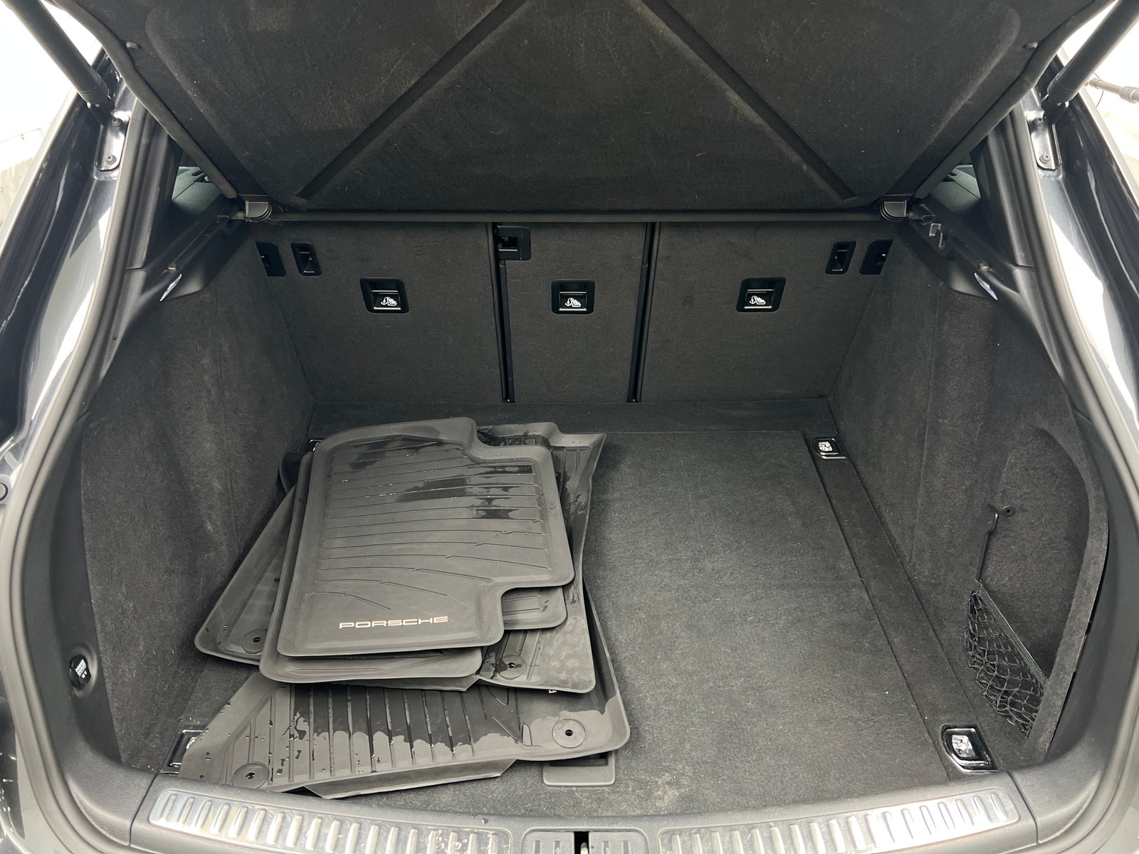 Thumbnail: 2021 Porsche Macan - 6