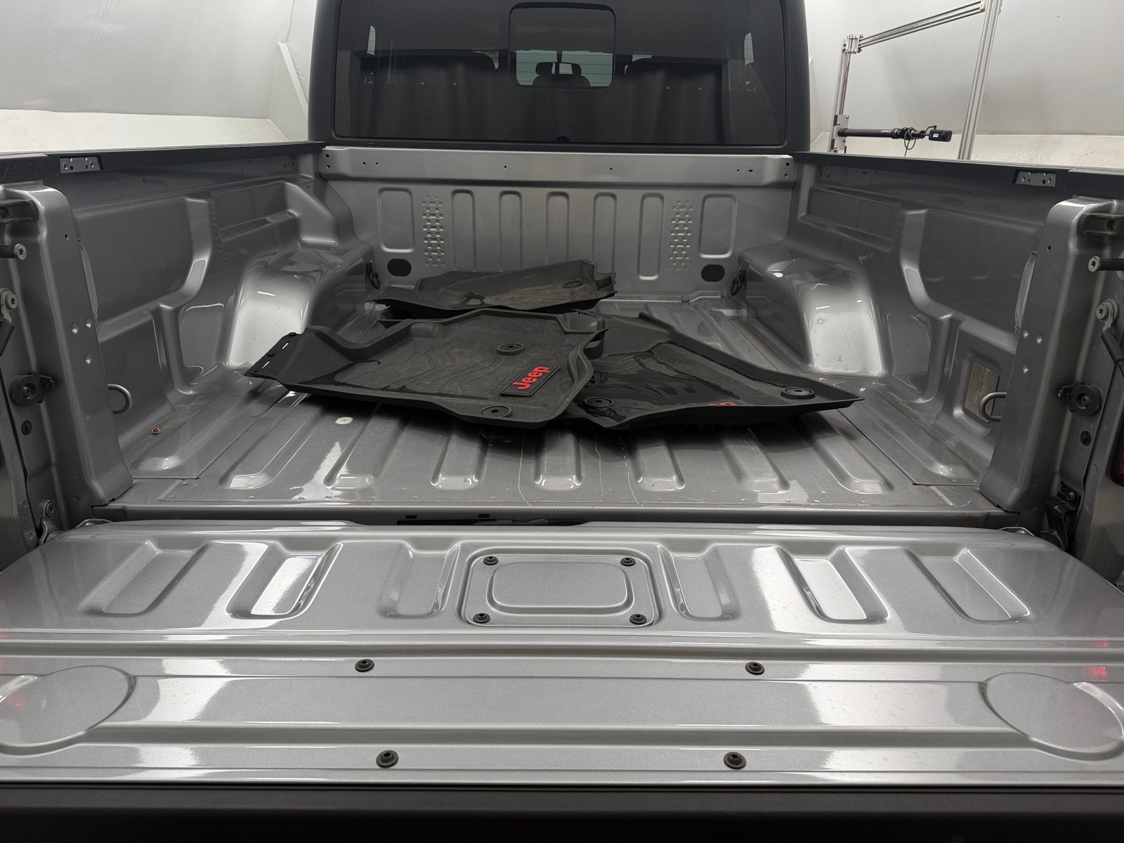 Thumbnail: 2020 Jeep Gladiator - 7