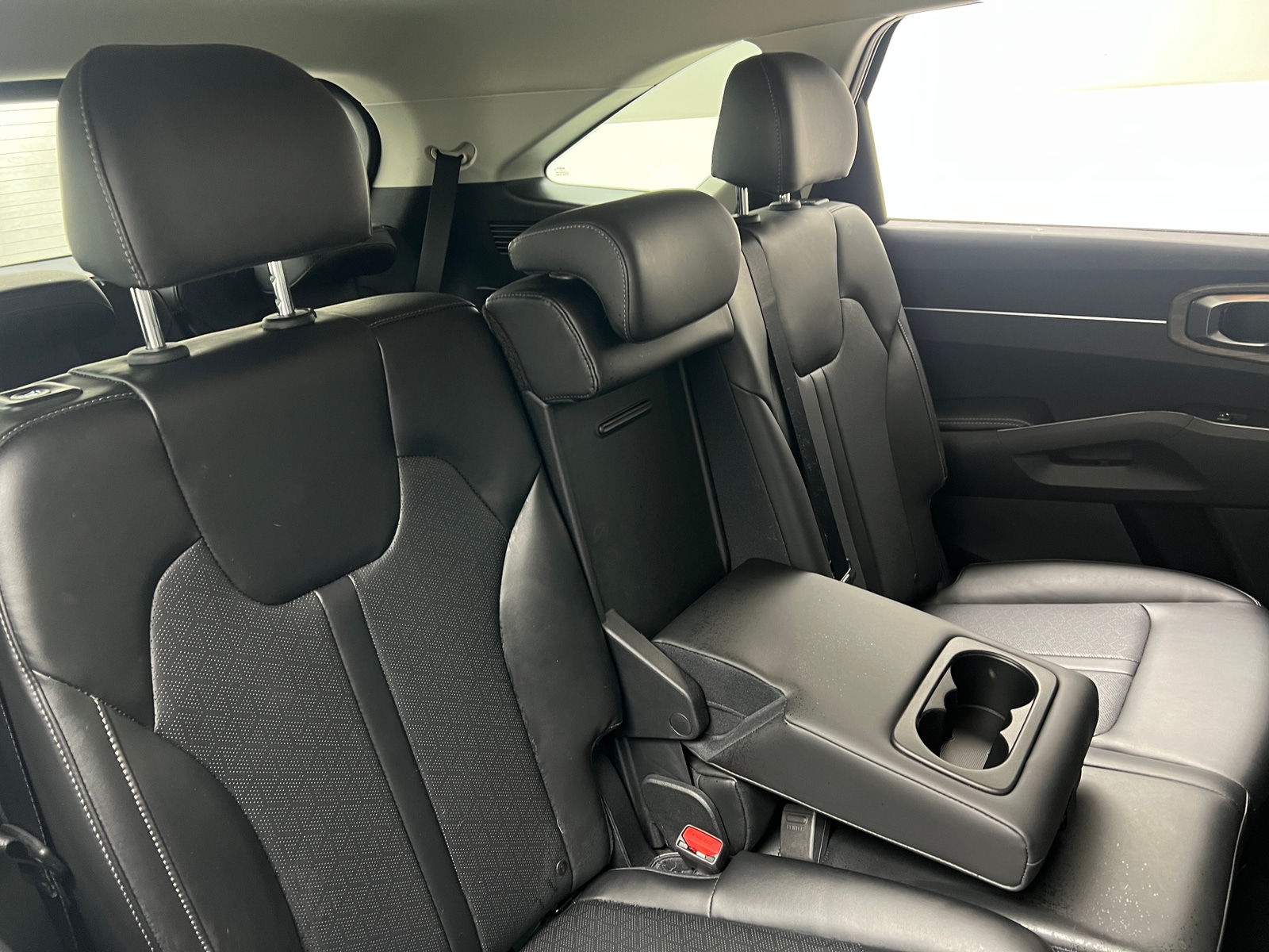 Thumbnail: 2023 Kia Sorento - 5