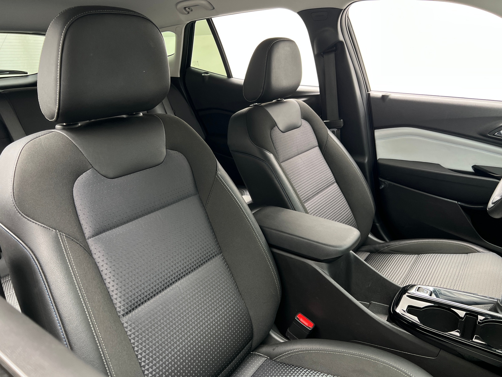 Thumbnail: 2025 Chevrolet Trax - 2