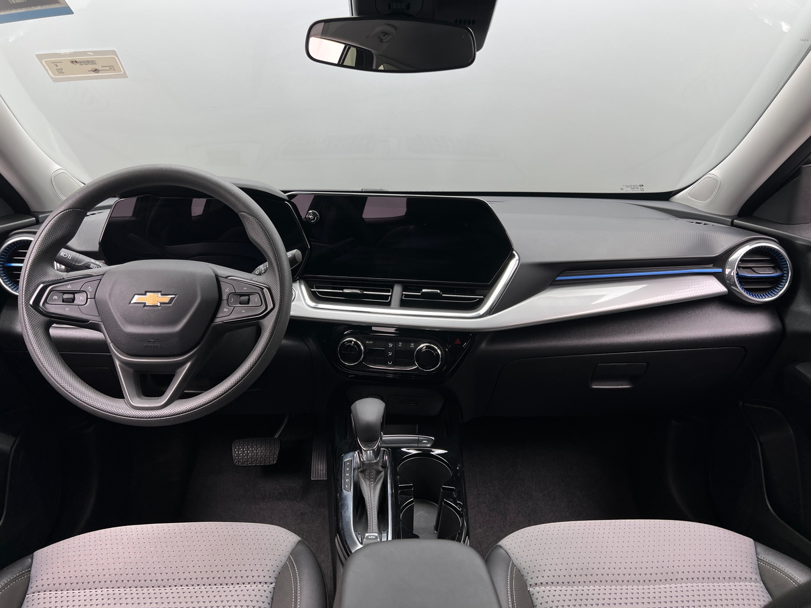 Thumbnail: 2025 Chevrolet Trax - 3