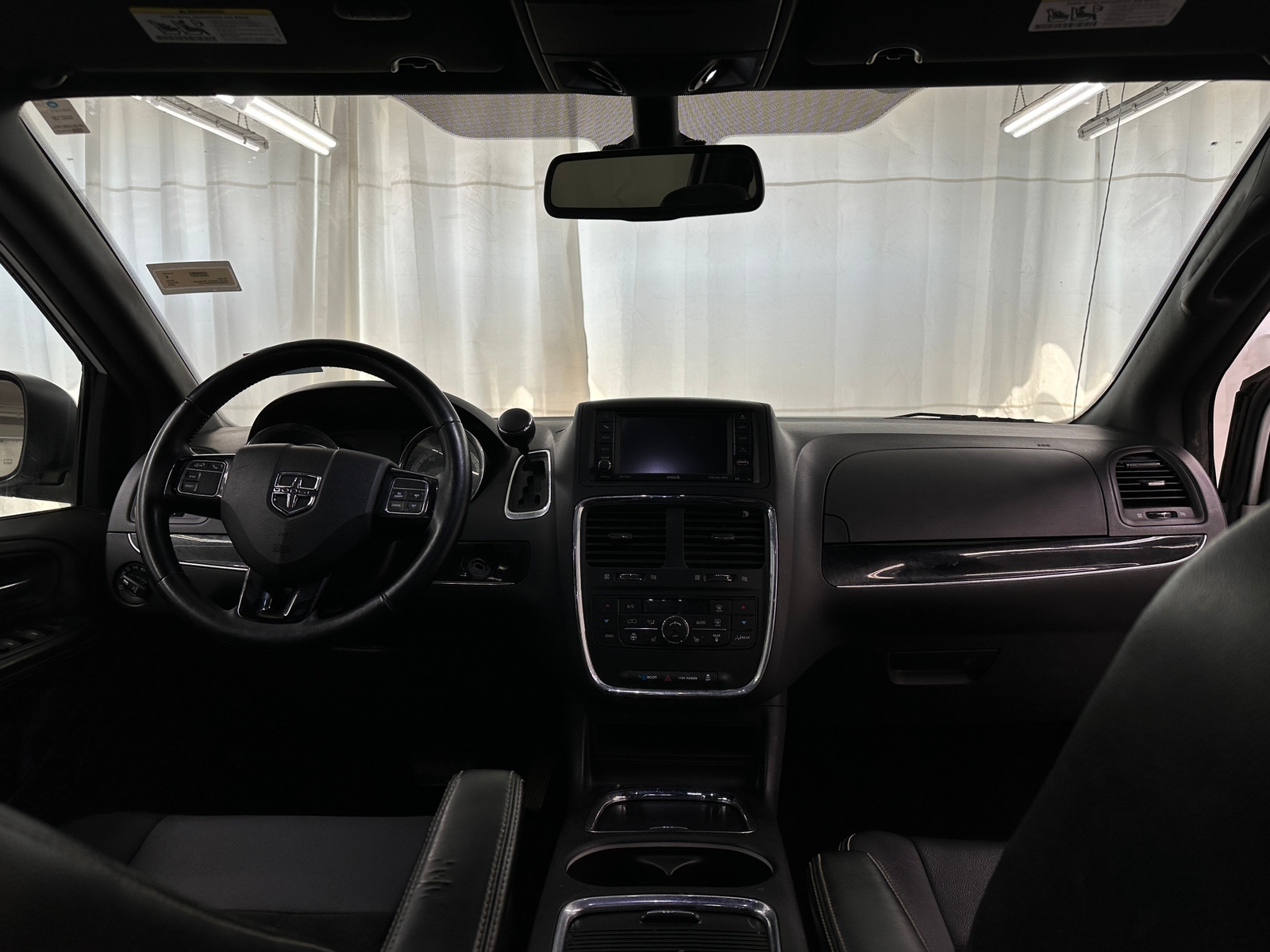 Thumbnail: 2019 Dodge Grand Caravan - 2