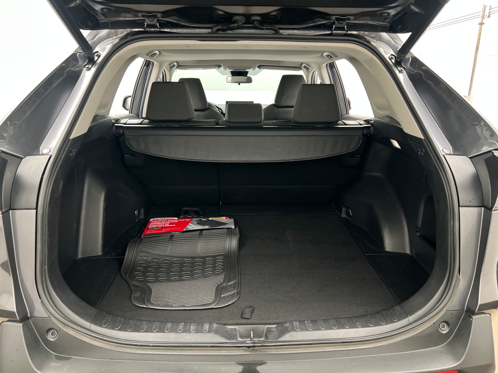 Thumbnail: 2022 Toyota RAV4 - 7