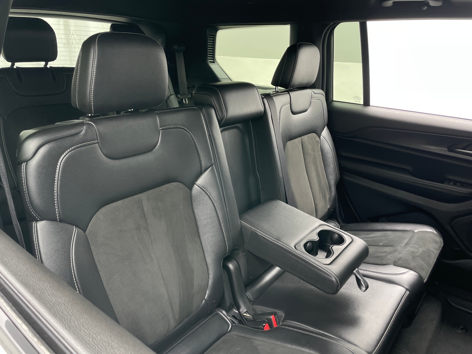 Thumbnail: 2023 Jeep Grand Cherokee L - 6