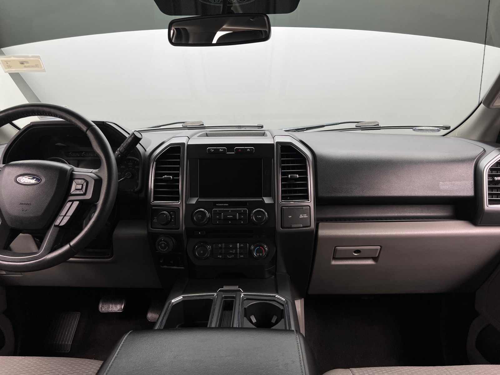 Thumbnail: 2018 Ford Econoline - 3