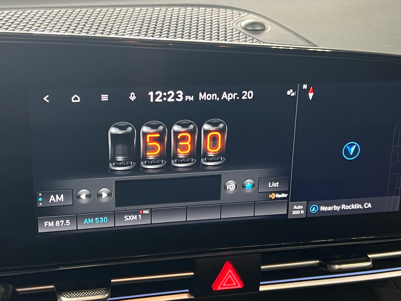 Thumbnail: 2023 Hyundai Elantra - 3