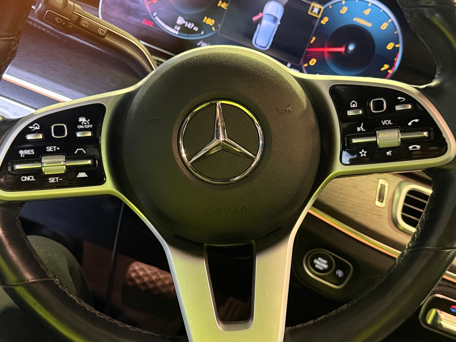 Thumbnail: 2020 Mercedes-Benz GLE - 4