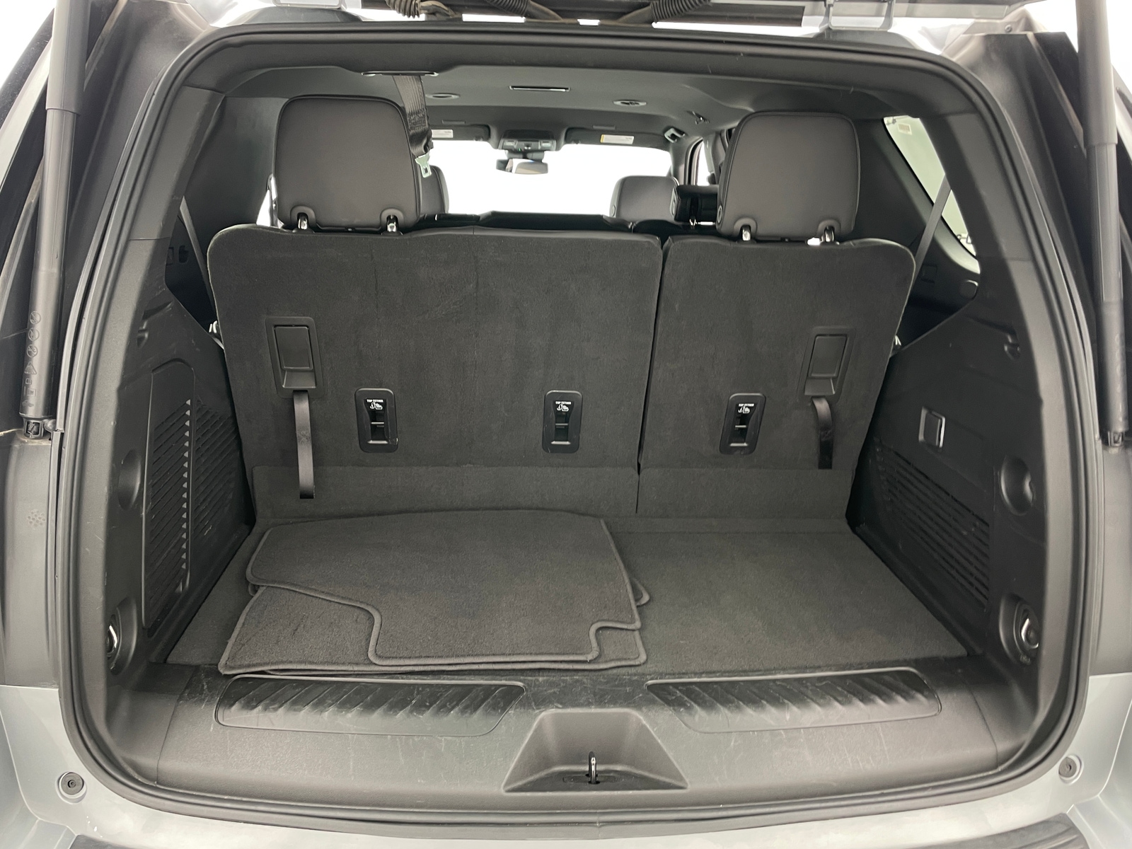 Thumbnail: 2025 Chevrolet Tahoe - 6